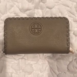 Tory Burch wallet